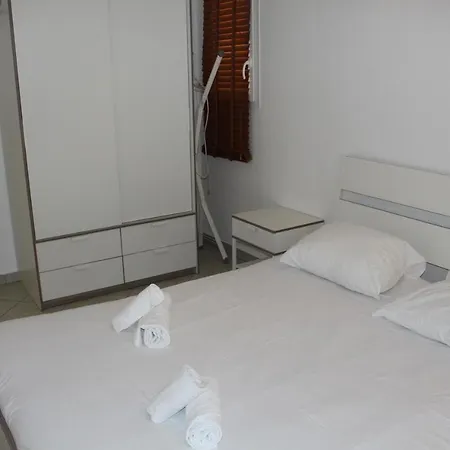 Les Jardins De Lea Apartment *